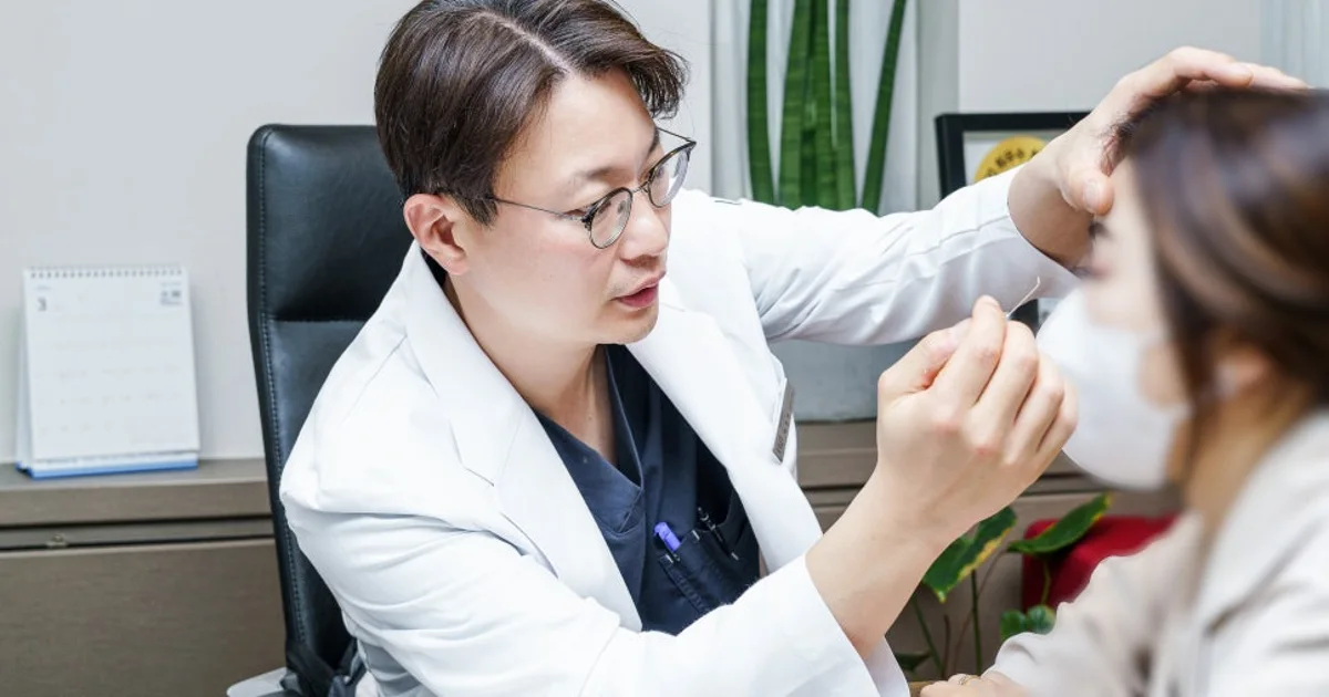 강남대로 쌍꺼풀 없이 자연스럽게 나이든 눈 개선하는 방법 — 무쌍 중년 눈성형 완전 정리